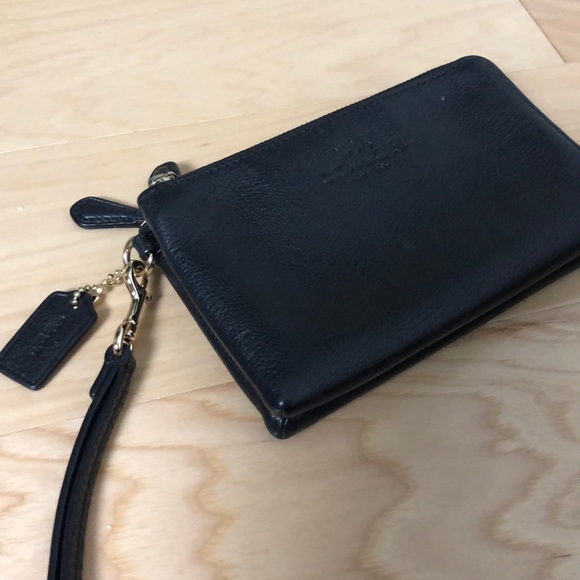 Coach Black Leather Wallet / Coin Purse wristlet - Picture 2 of 7